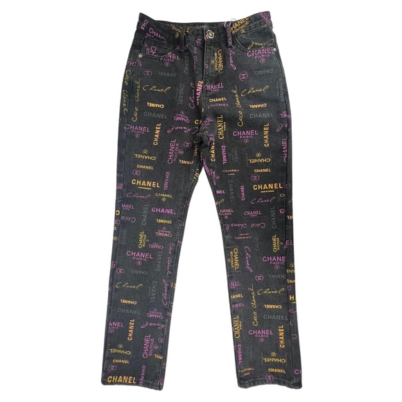 CHANEL LOGO PRINTED BLACK GRAFFITI DENIM JEANS (SIZE 30) 2022 - Picture 5 of 9
